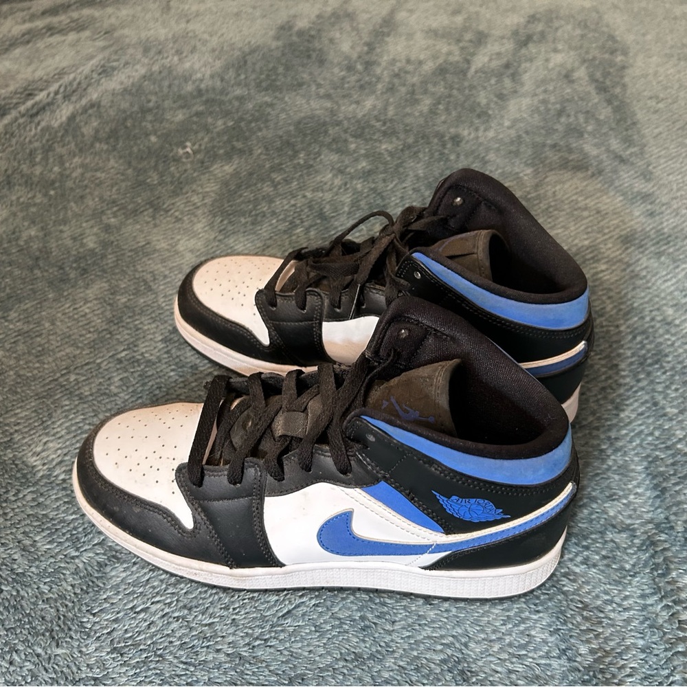 Black and blue Jordan’s